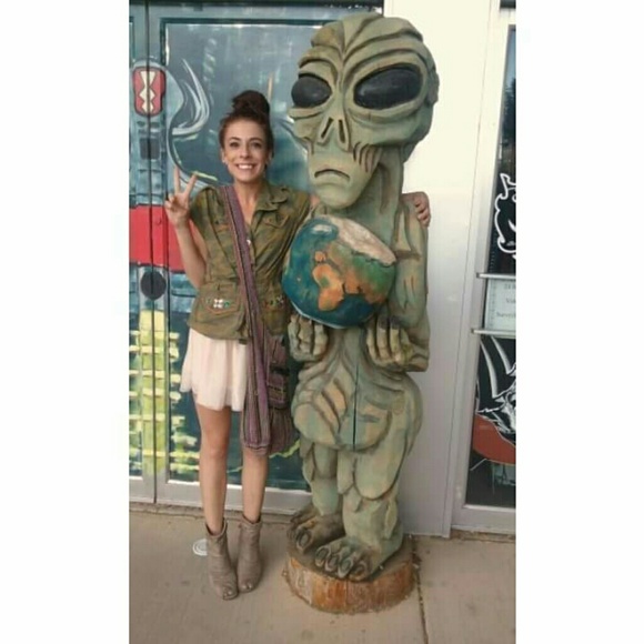 Your Buyer/Seller - Picture 2 of 5