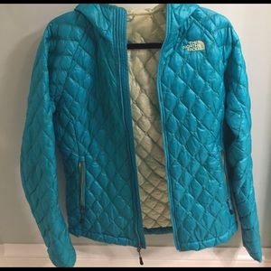 north face insulated hooded jacket