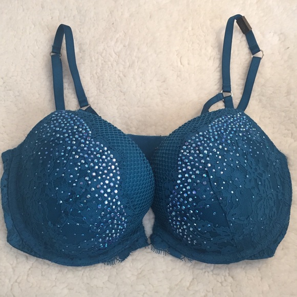 VS Crystal Fishnet Push Up ! - Picture 3 of 5