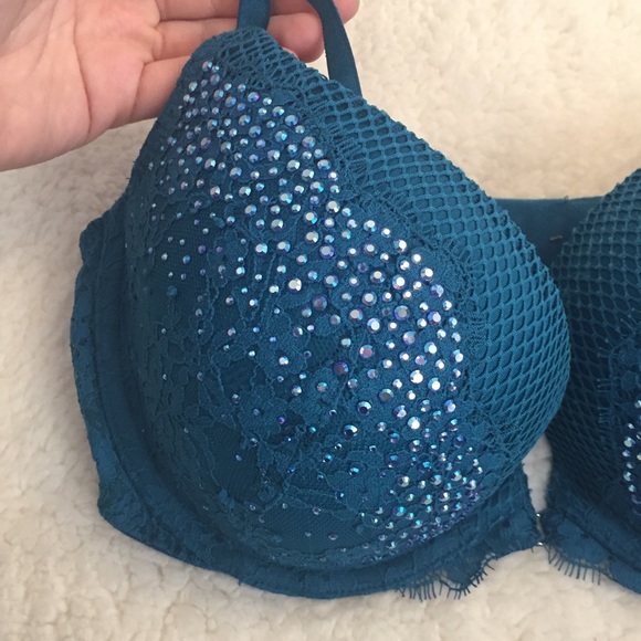 VS Crystal Fishnet Push Up ! - Picture 5 of 5