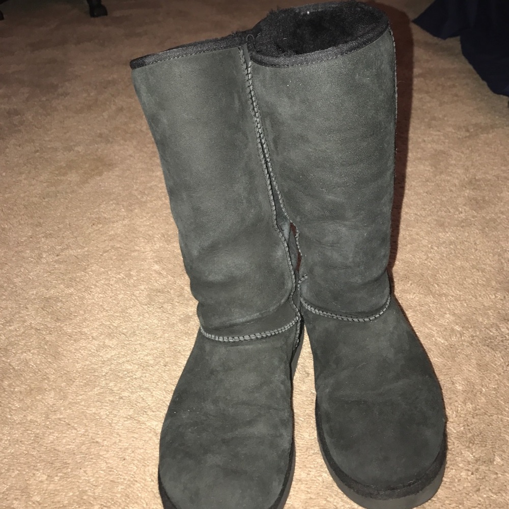 AUTHENTIC Black Tall Uggs - Picture 3 of 4