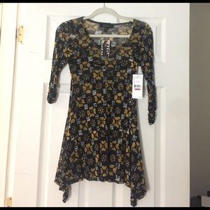 New Karen Kane Floral Top