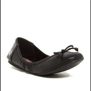 Vince Camuto black flats