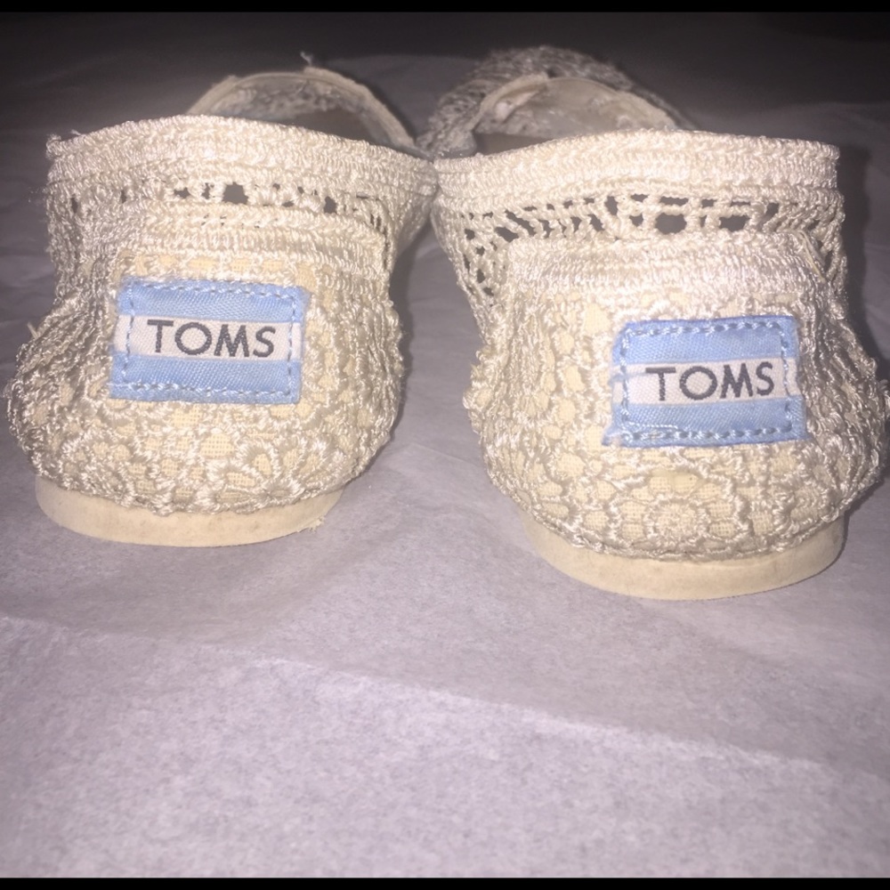 SOLD White Lace Toms SIZE 8