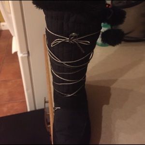 Authentic timberland snow boots (black) lsize 8.5