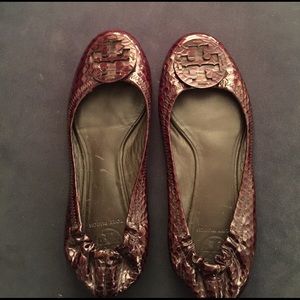 Tory Burch brown leather croc look flats