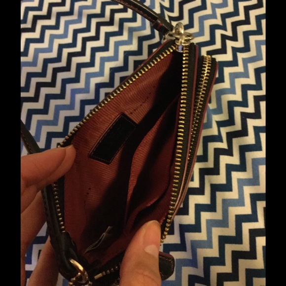 Coach wristlet [CLOSET CLEAROUT] - Picture 2 of 3