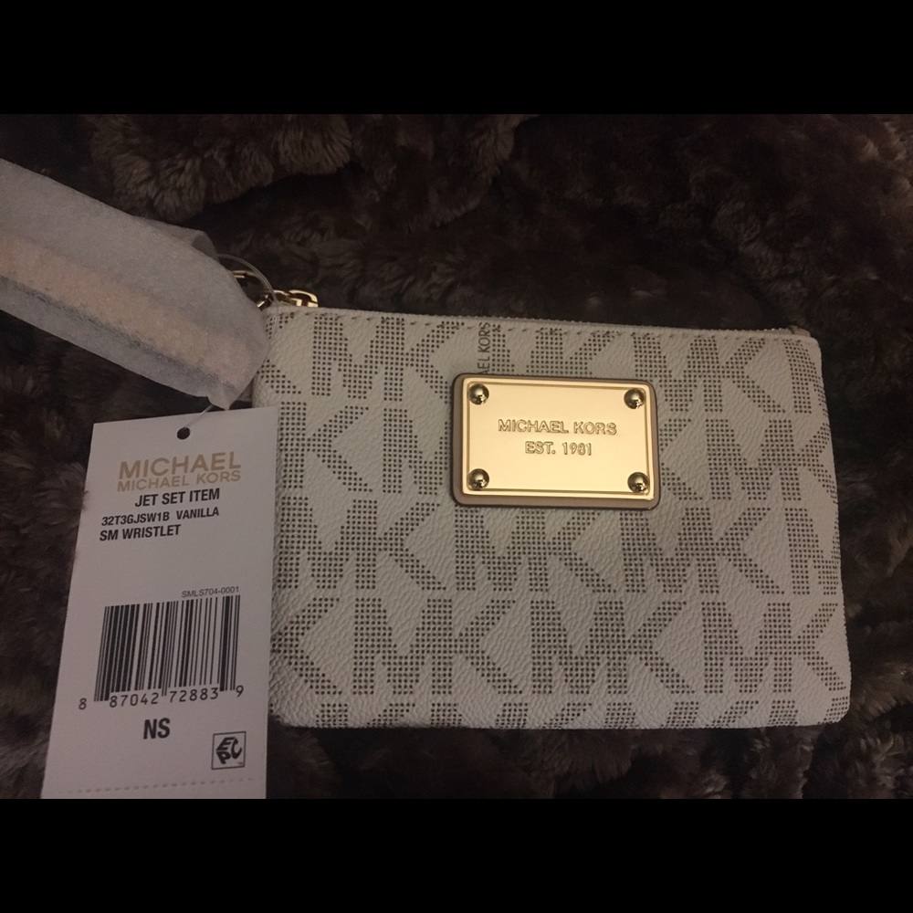 💕Michael Kors wristlet BRAND NEW WITH TAGS 💕
