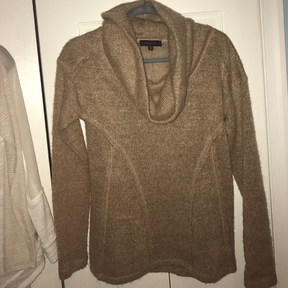 Barely worn Cute Turtle Neck Shirt