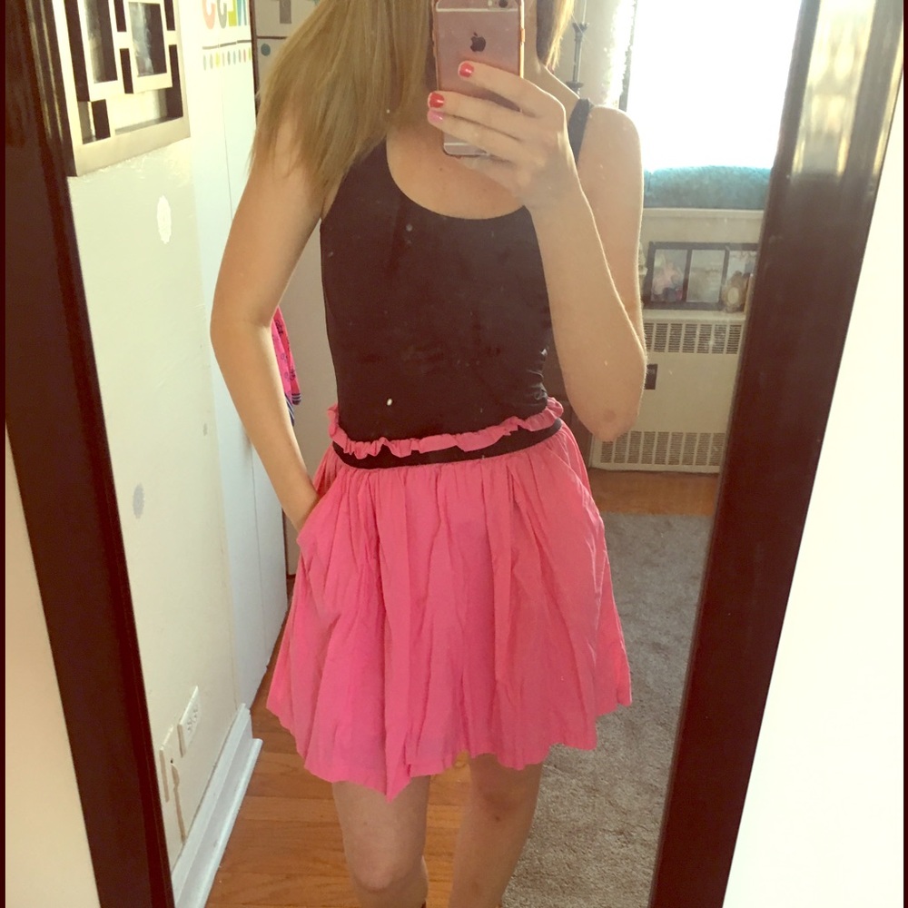Adorable Pink and black casual dress!