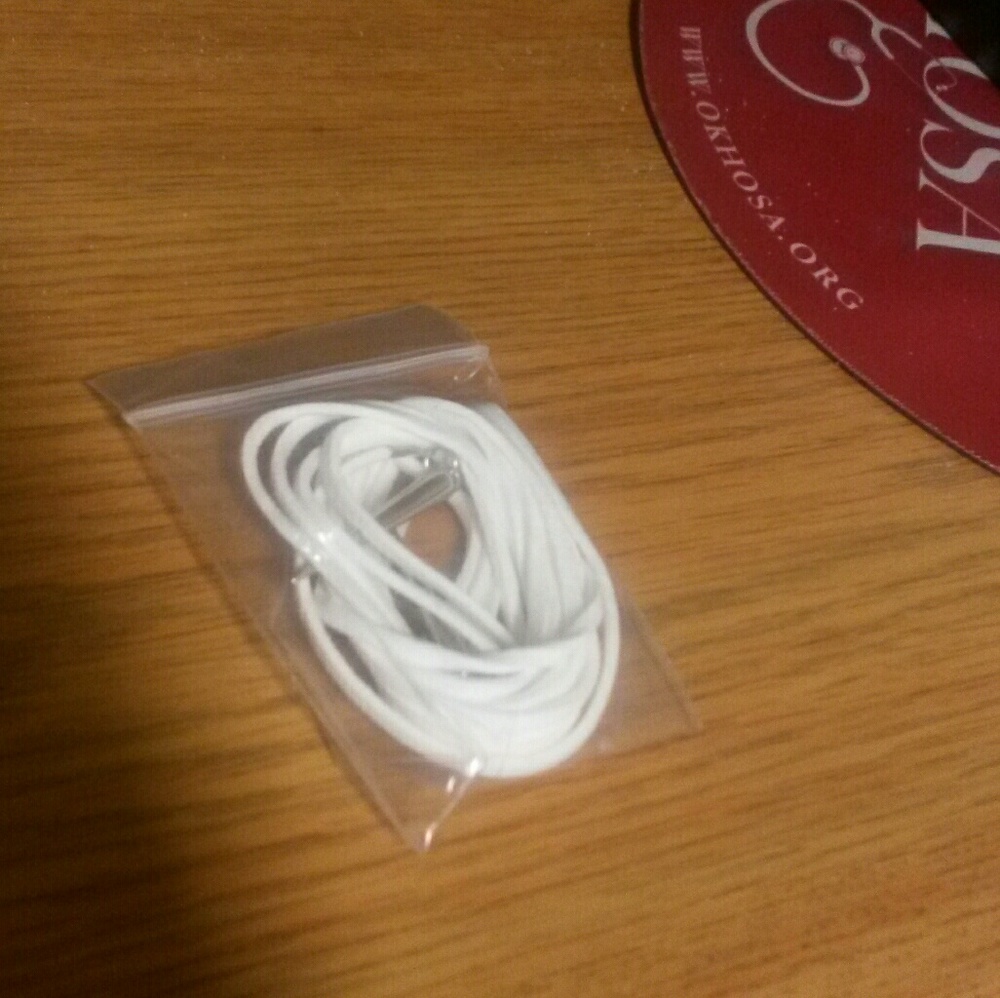 NWOT White Leather Choker w Spiked Tips