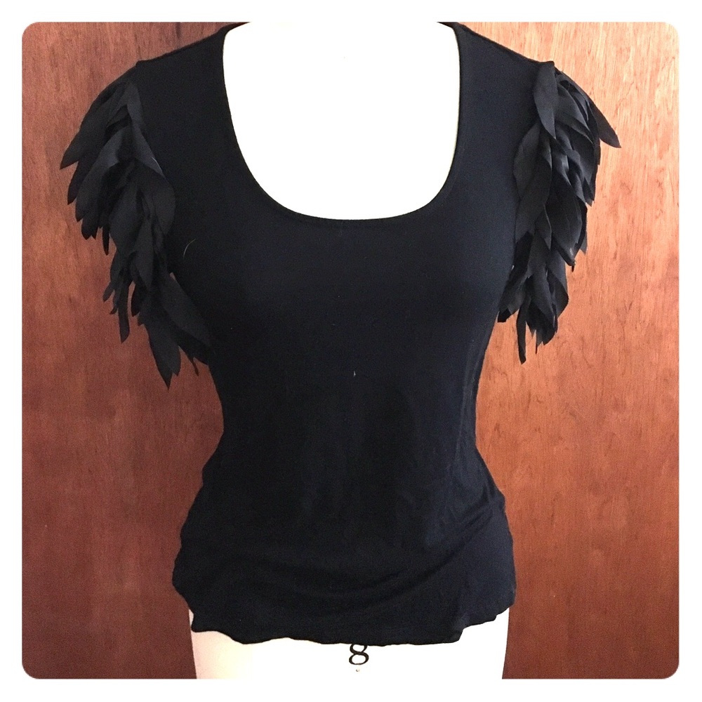 *DONATING TODAY 1/5/19* faux feather sleeve top