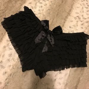 CHEEKY RUFFLE PANTIES 🖤