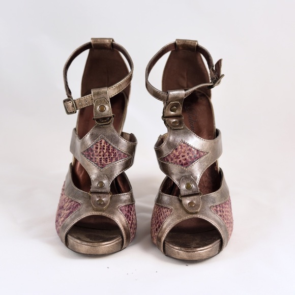 Stylish Snakeskin and Bronze Open Toe Heels - Picture 2 of 4