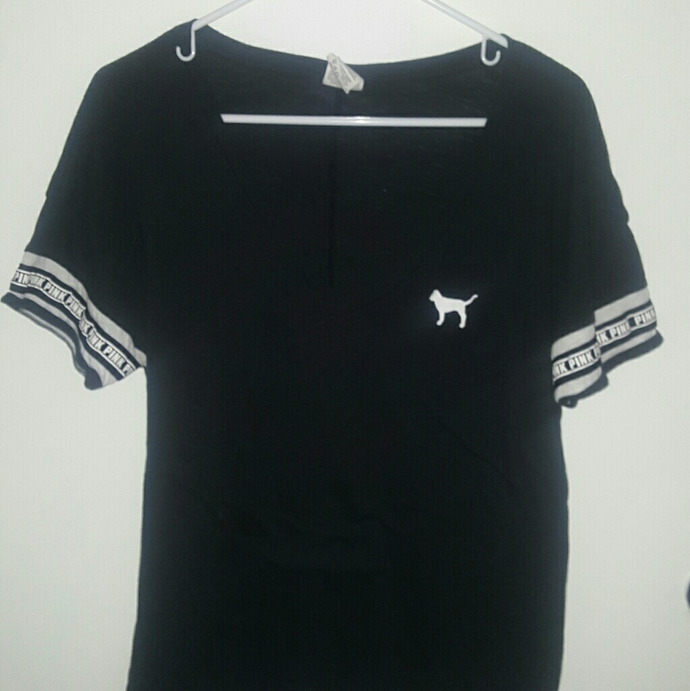 VS PINK BLACK AND WHITE T SHIRT