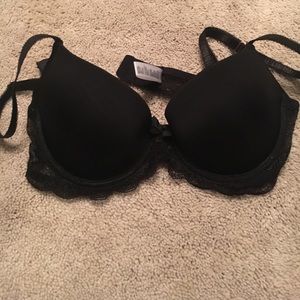 NWOT black lace bra. 34B.