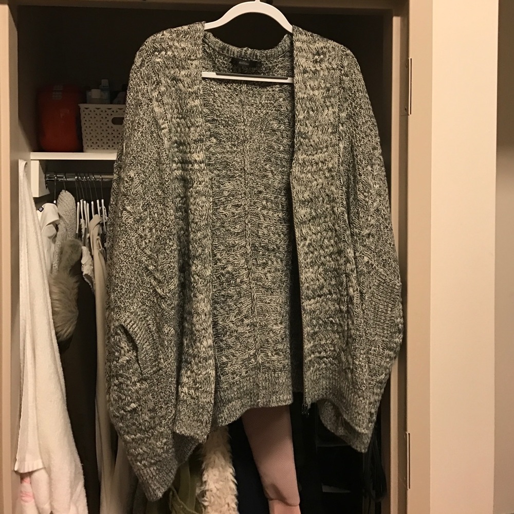 LF Gray/Black Zip Cardigan Sweater