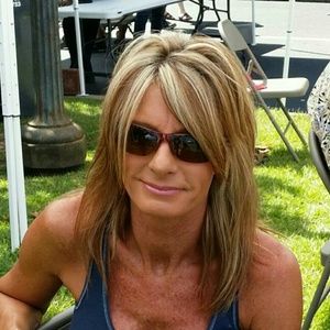 Meet your Posher, Debbie