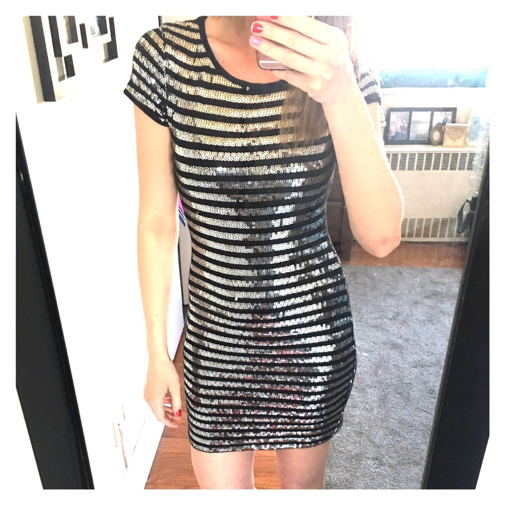 Silver sequin bodycon dress ♠️