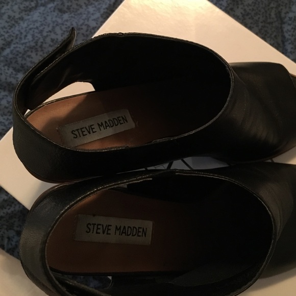 Steve Madden Black soft Leather peep toe heels - Picture 3 of 5