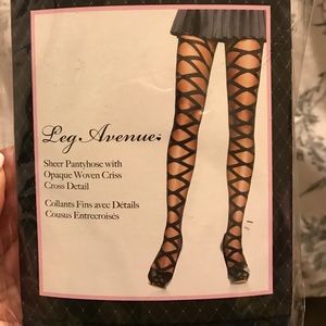 NWT SHEER PANTYHOSE 🖤