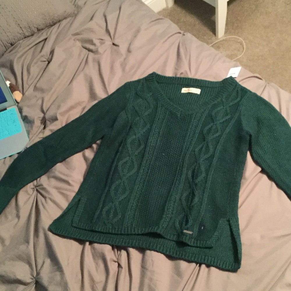 Green hollister sweater