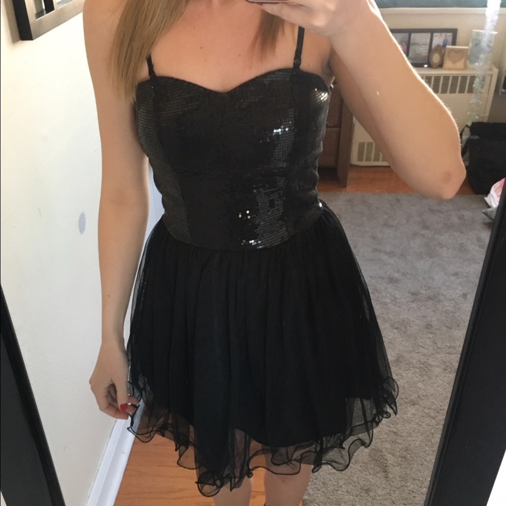 ▪️◾️Black sequin and tulle party dress ◾️▪️
