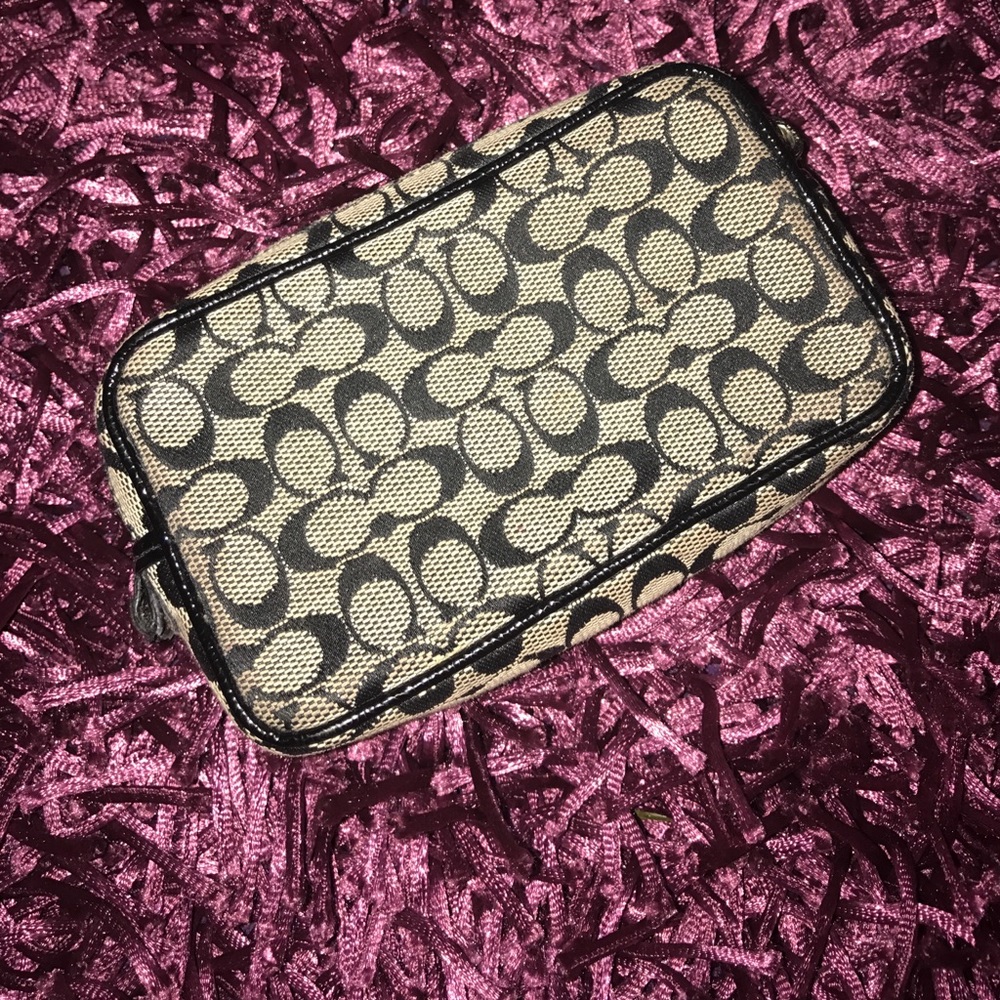 Small Coach Change Purse/Wallet/small makeup bag