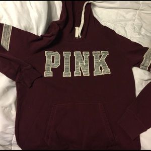 VS pink pullover