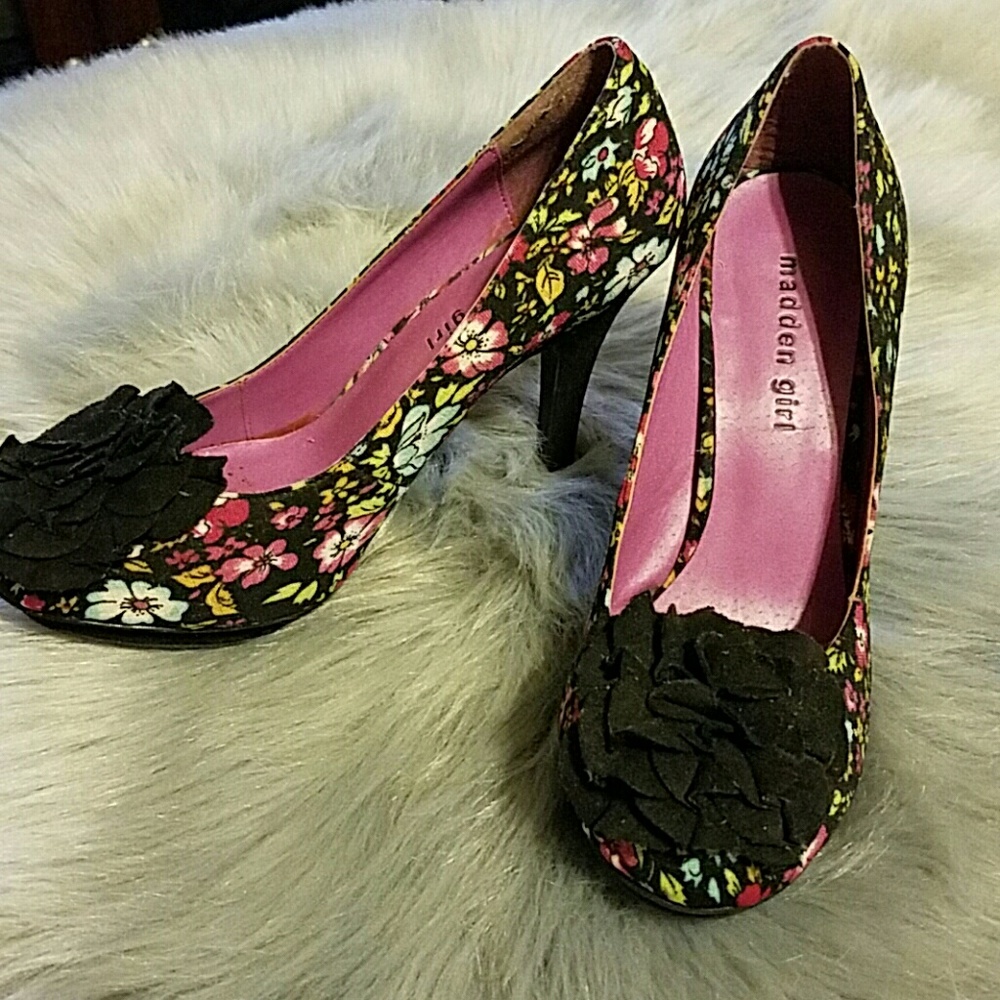 Madden Girl Flowery heels