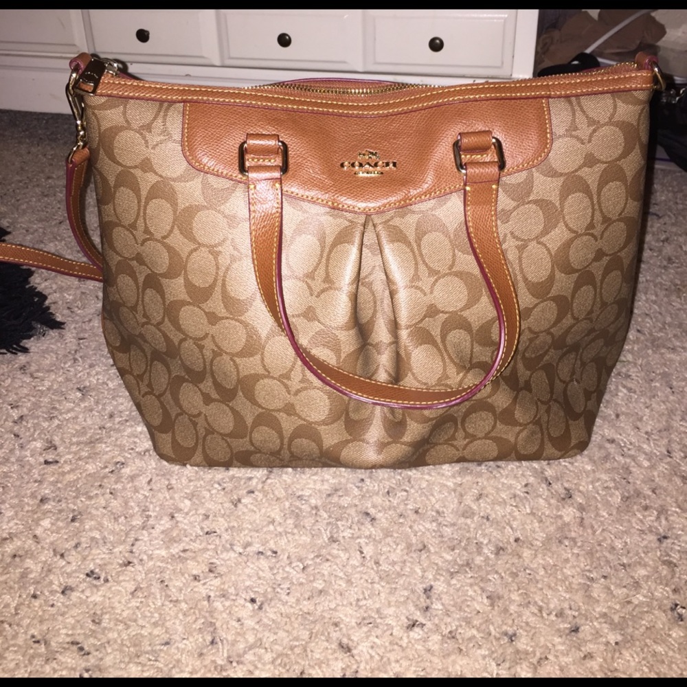 Coach purse!!