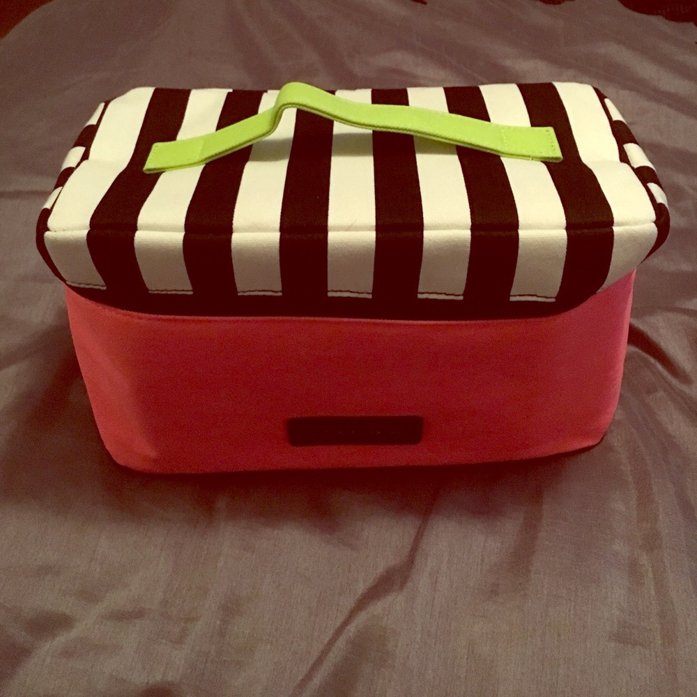 Victoria Secret Travel vs Lingerie bag!