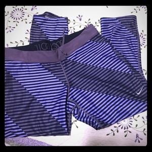 Nike Women’s Capris, L