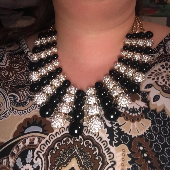 Black and pave Crystal statement necklace - Picture 2 of 4