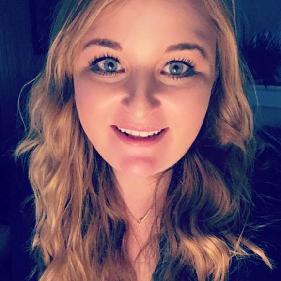 Meet your Posher, Jessica - Picture 2 of 3