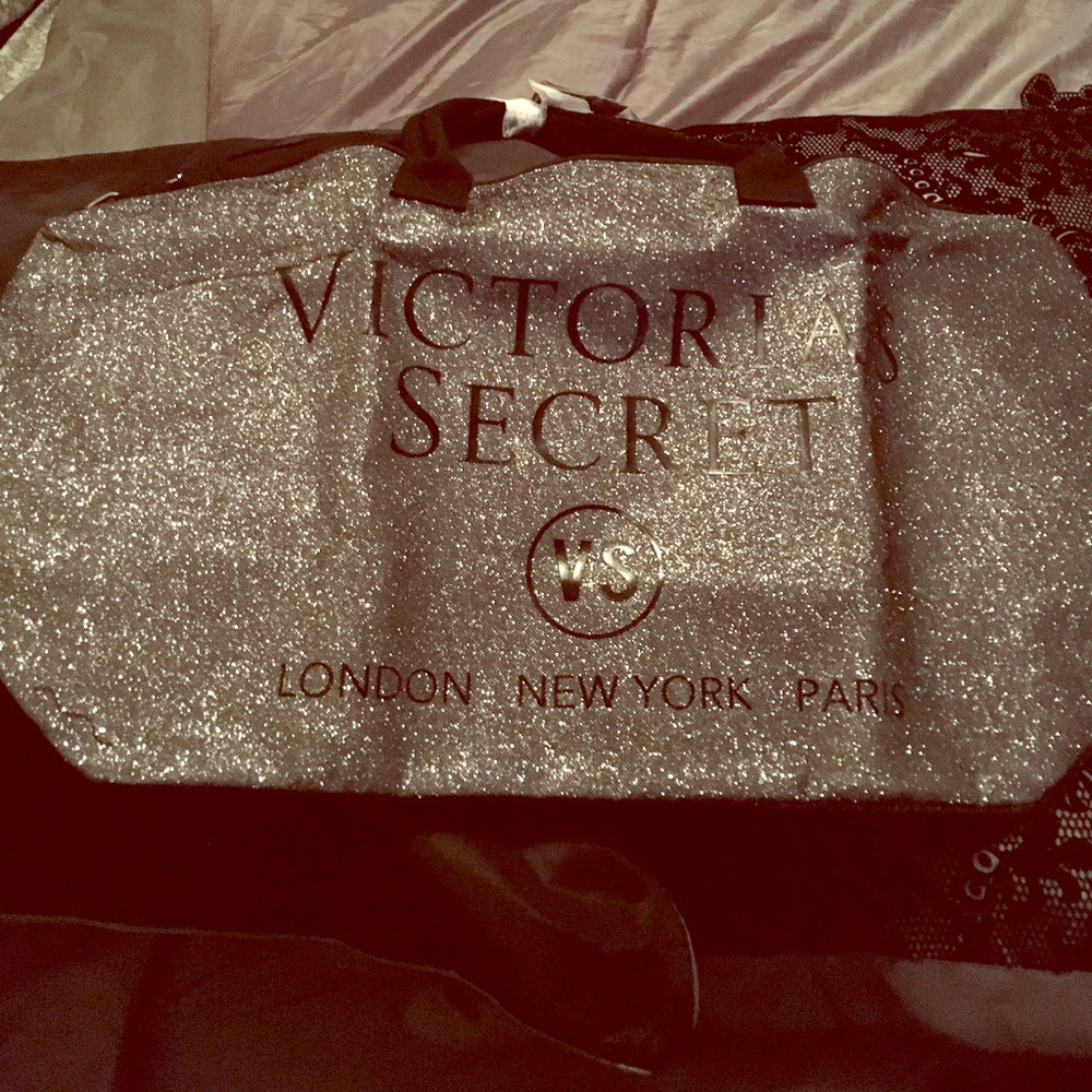 VS Sparkles Weekend Bag