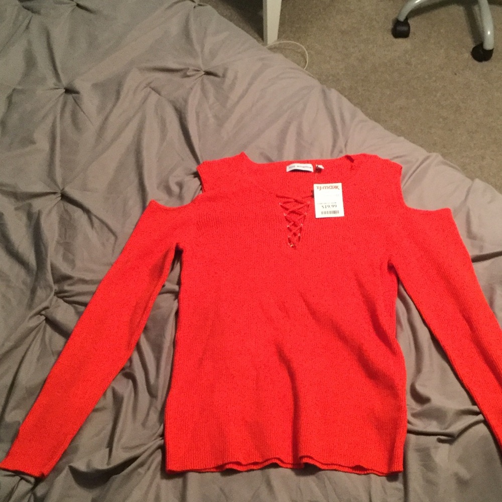 525 Red open shoulder zig zag tie front top