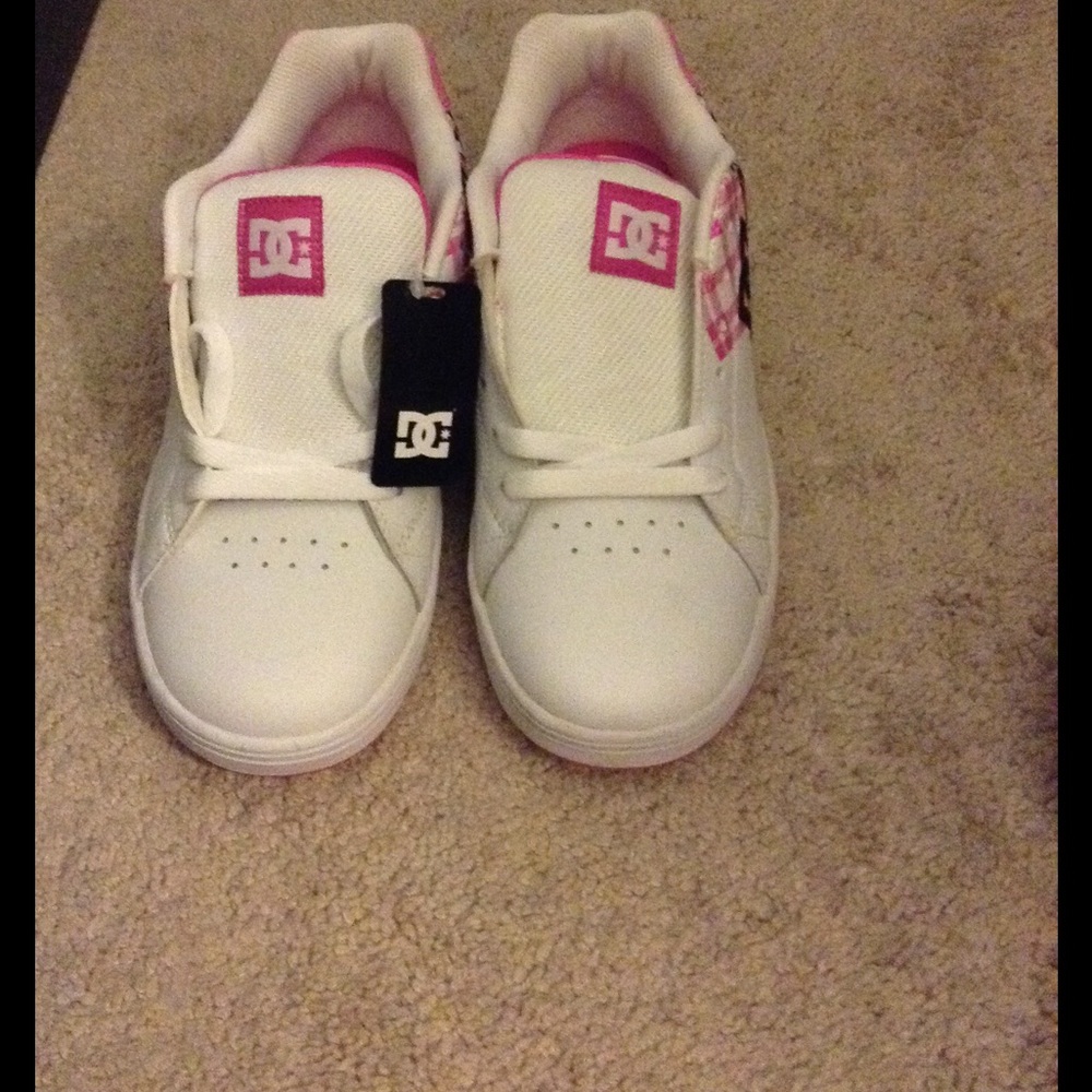 DC skating shoes