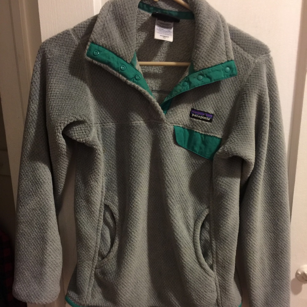 Grey Patagonia pullover button up