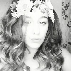 Meet your Posher, Hailey