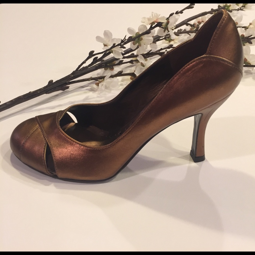 BCBG Girls Pumps in bronze