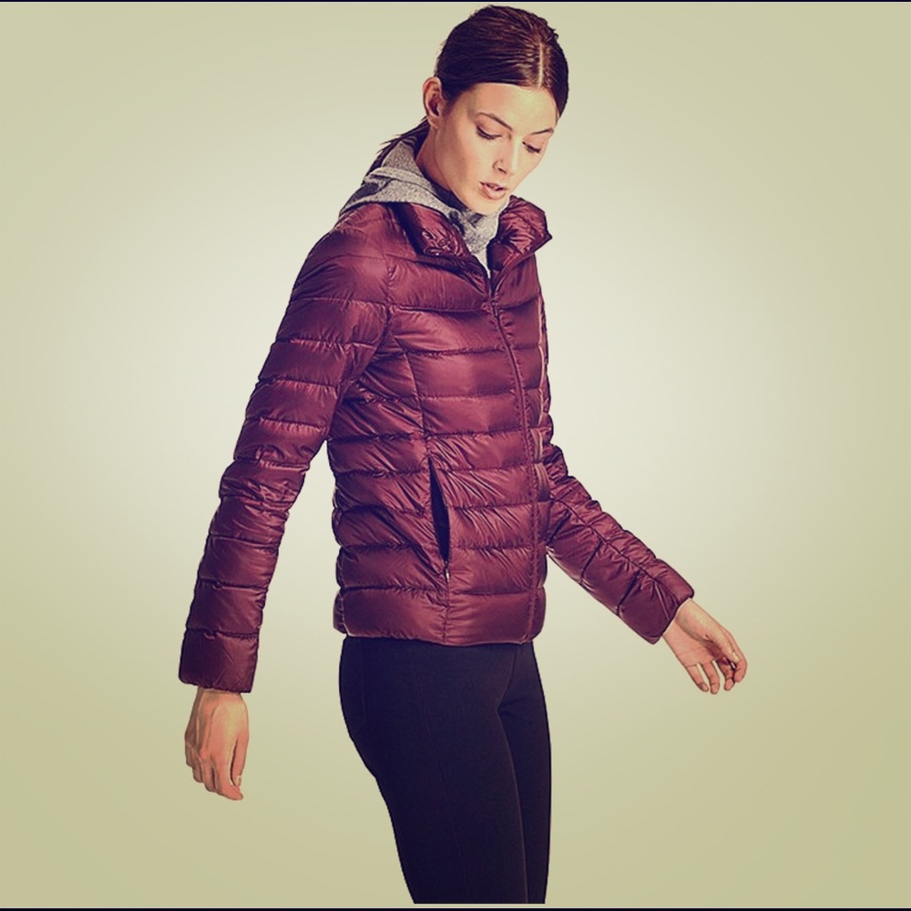 Uniqlo navy ultra light down coat