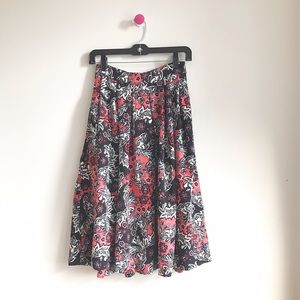 ⬇️⬇️H&M black pink floral pleated midi skirt