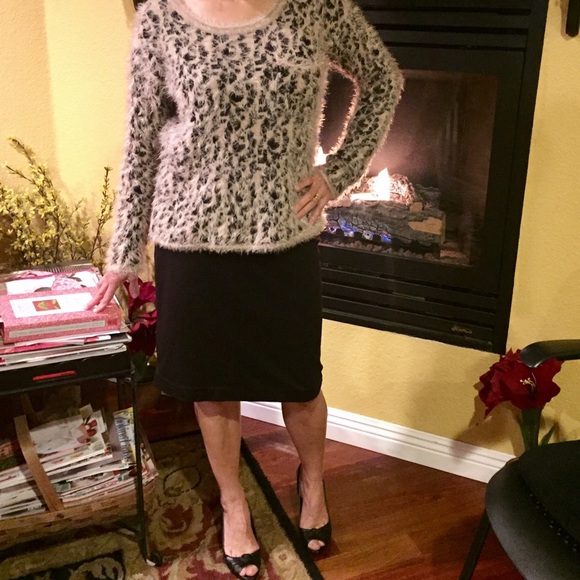 🐯 So super soft and comfy XOXO sweater - Picture 3 of 4