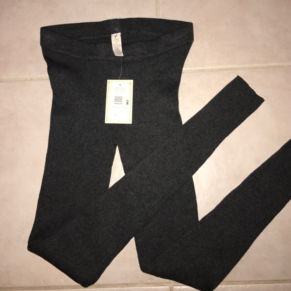 🎈PRICE REDUCED 🎉NWT pink rose leggings