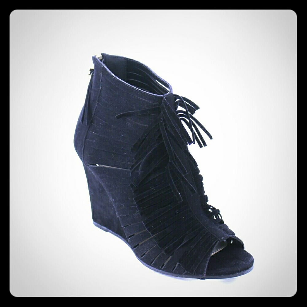 NWOT Yoki Fringe Wedge Booties