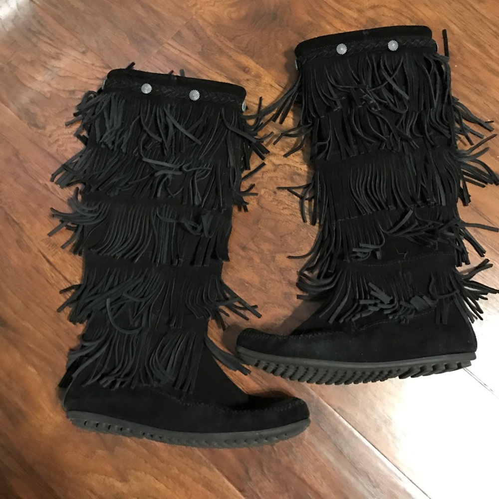 Minnetonka fringe boots