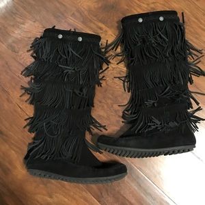 Minnetonka fringe boots