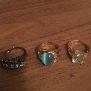 3 blue rings