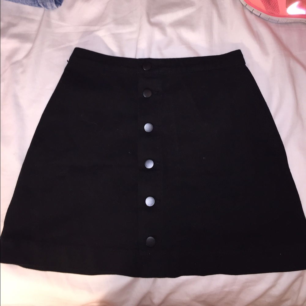american apparel button front skirt in black